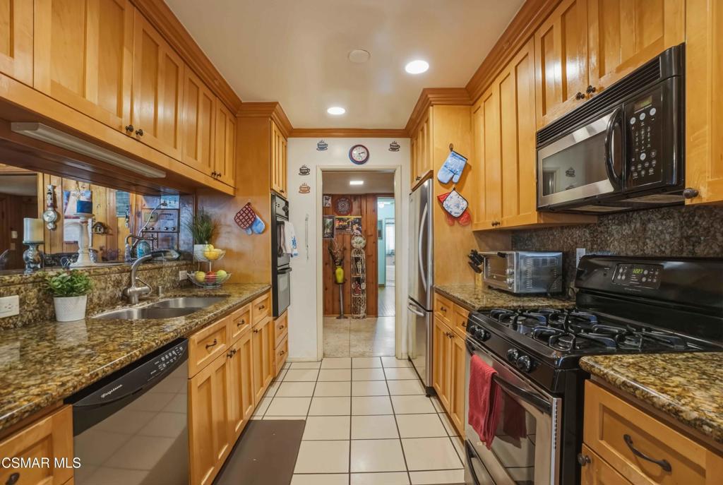 558 E Hemlock Street