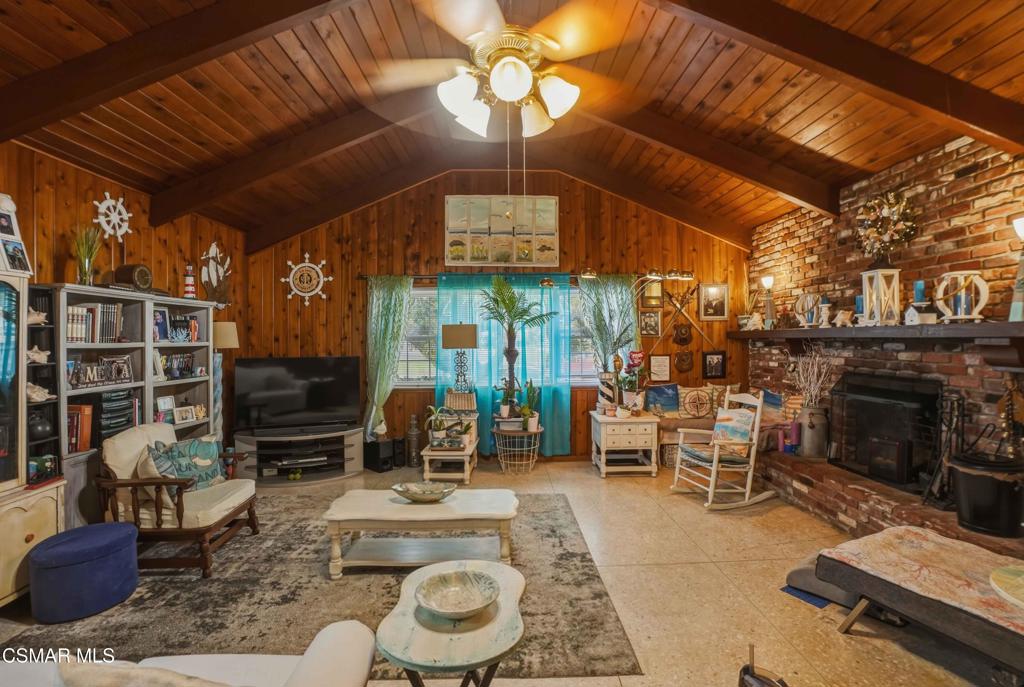 558 E Hemlock Street