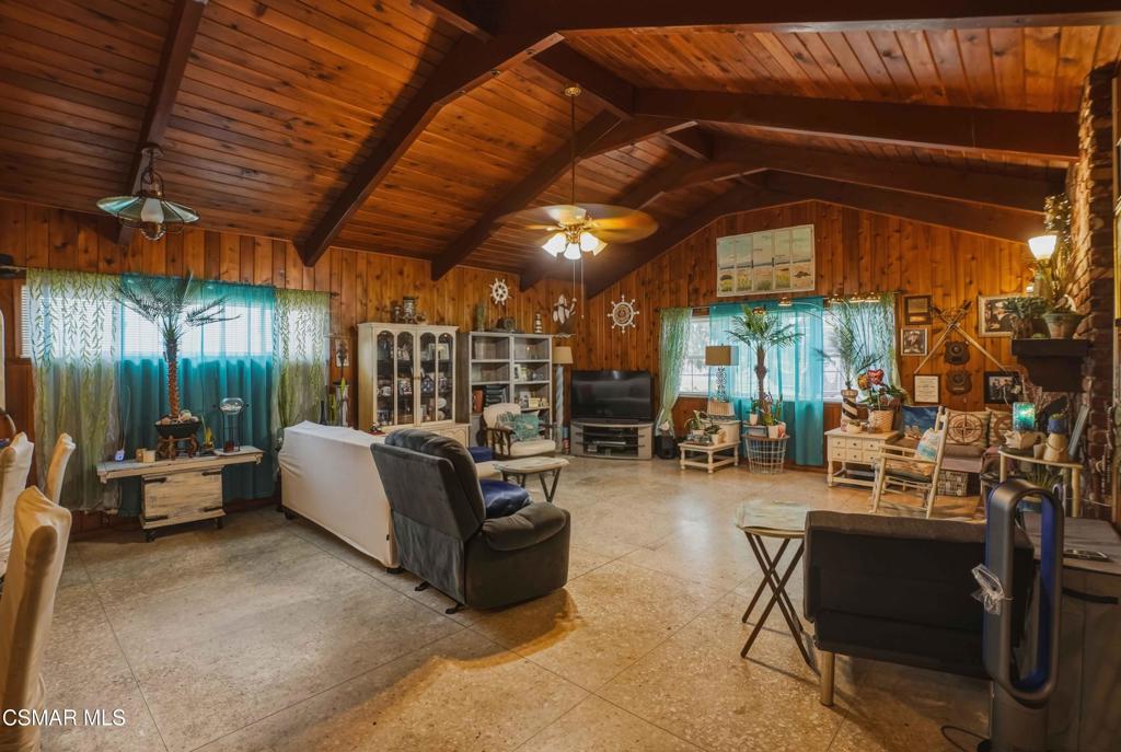 558 E Hemlock Street