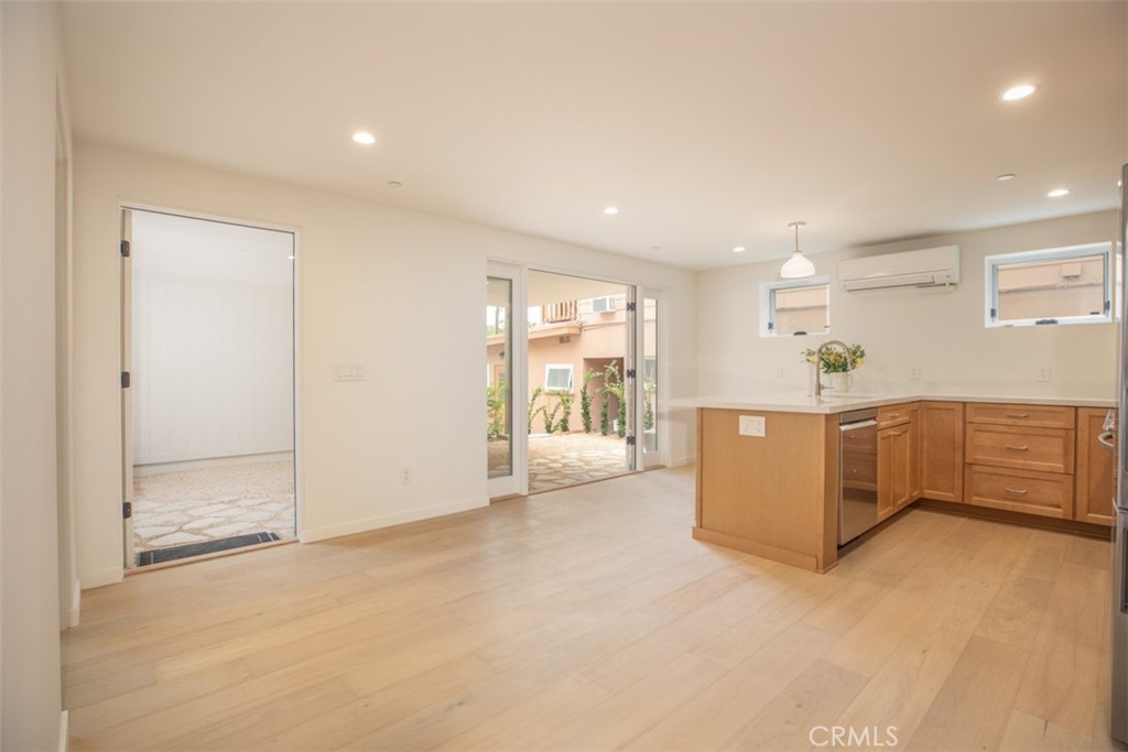 281 B Grandview Street