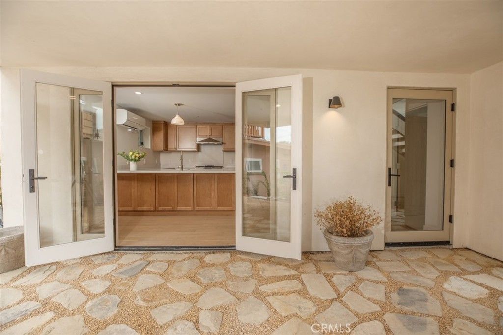 Photo of 281 B Grandview Street, Laguna Beach, CA 92651 (MLS # LG26048591)