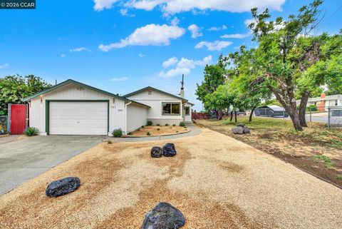 Photo of 141 Anderson St ST, Vallejo, CA 94589 (MLS # 41138855)