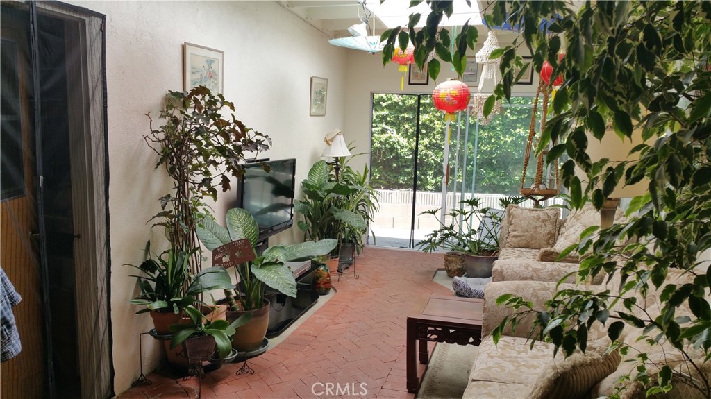 2552 Fontezuela Drive