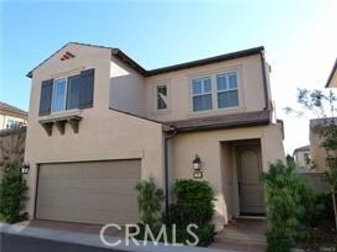 Photo of 79 SPLENDOR, Irvine, CA 92618 (MLS # PW26047732)