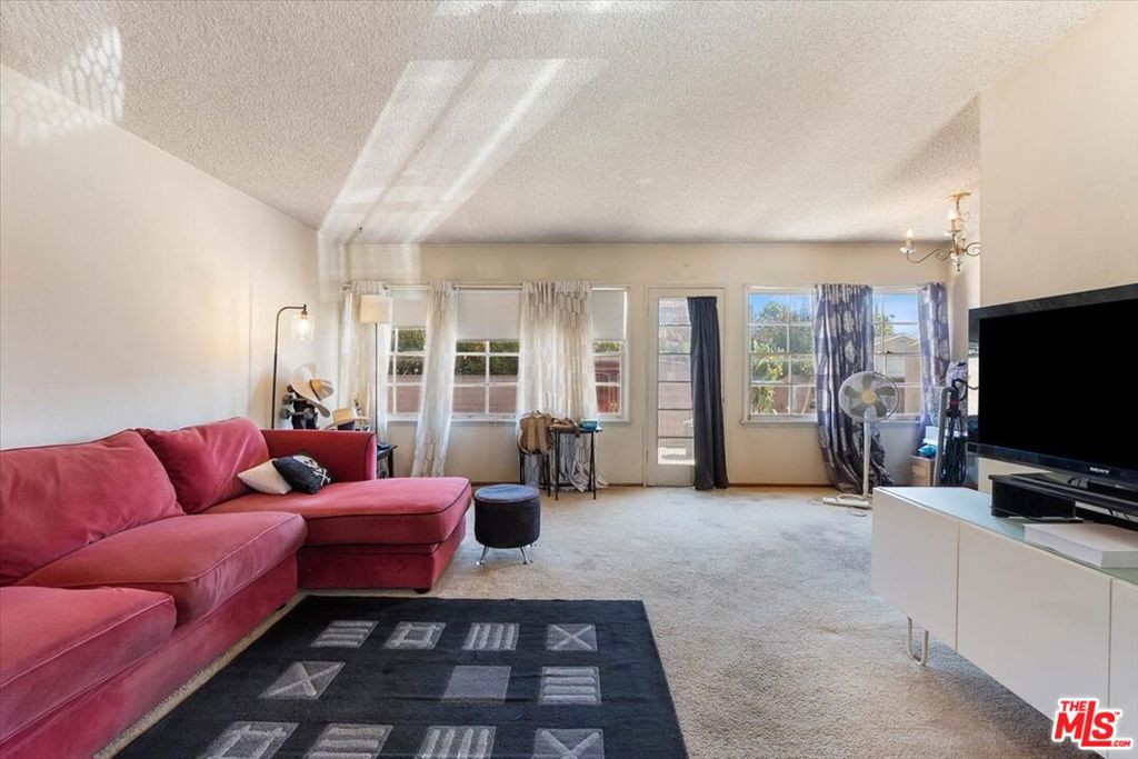 5408 W 138th Place