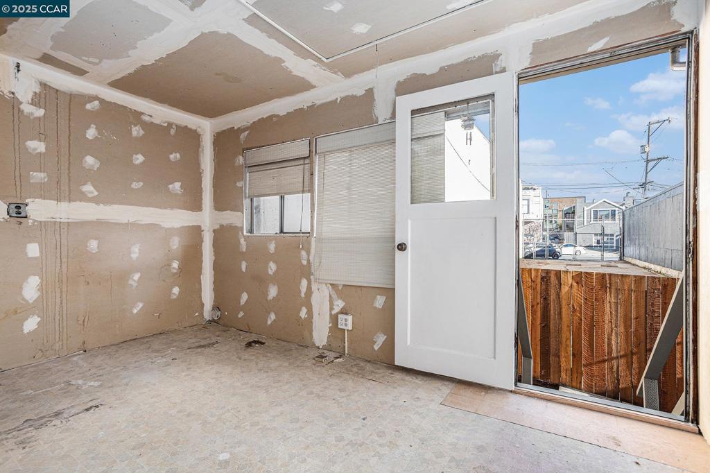 MISSION DISTRICT - Residential Income