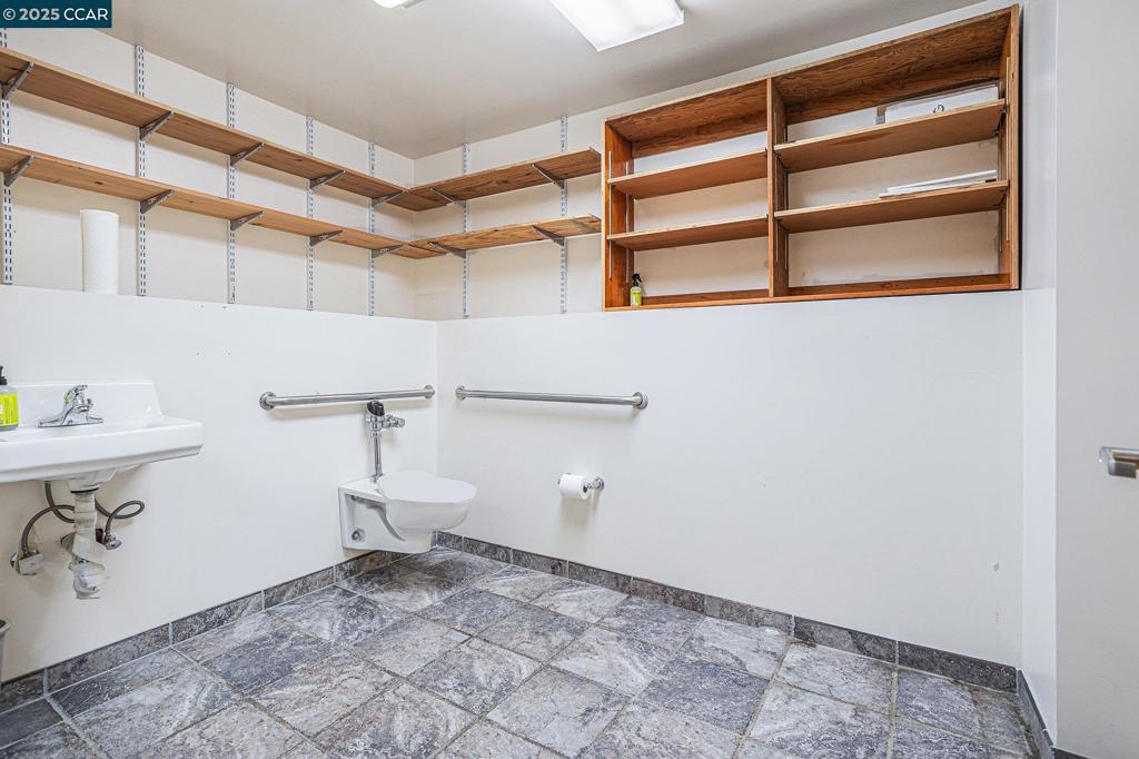 MISSION DISTRICT - Residential Income