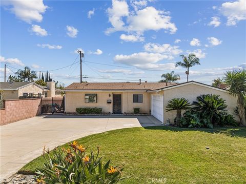 Photo of 17072 E Bellbrook Street, Covina, CA 91722 (MLS # CV26052353)