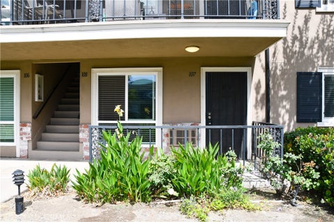 Photo of 660 S Glassell St, Orange, CA 92866 (MLS # PW26157037)
