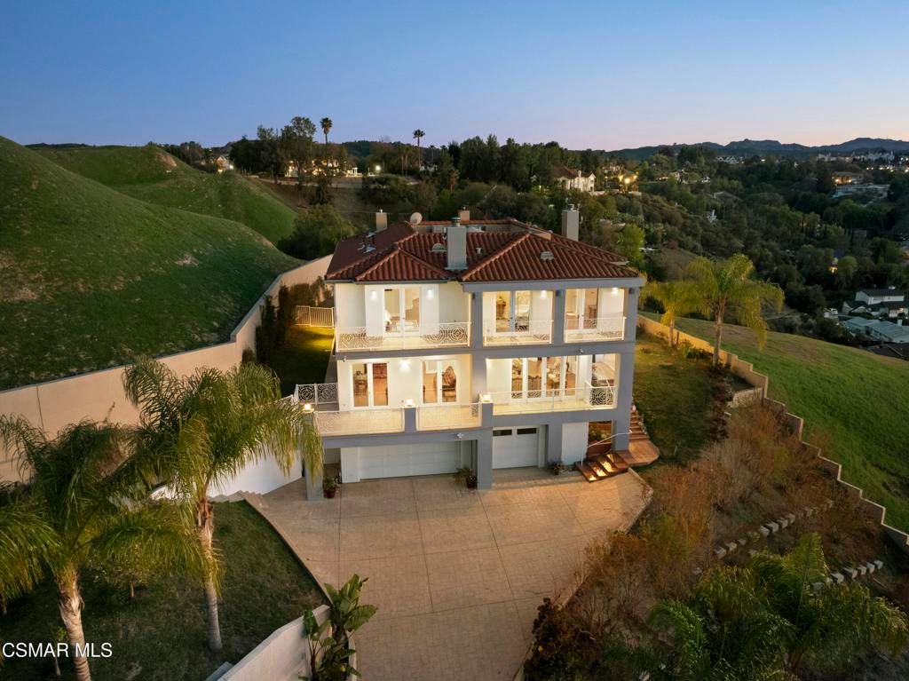 Photo of 22442 Sueno Road, Woodland Hills, CA 91364 (MLS # 225001338)