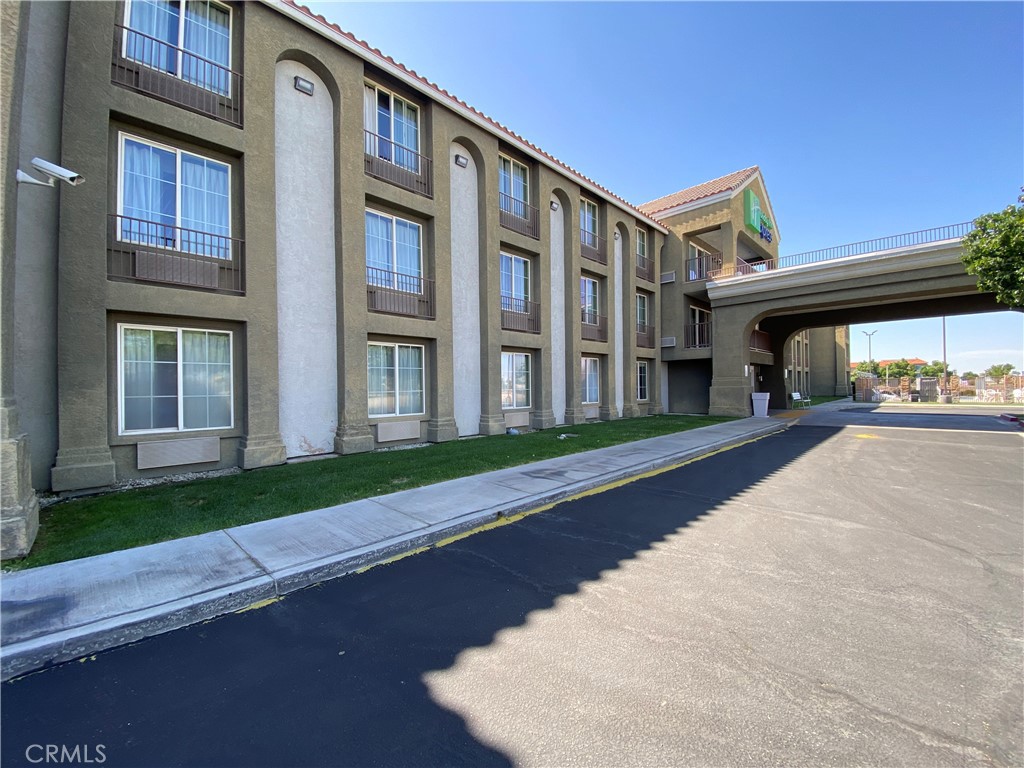 43719 17th Street W