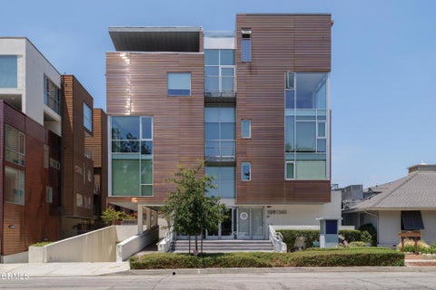 Photo of 141 S Hudson Avenue #103, Pasadena, CA 91101 (MLS # P1-27960)