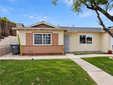 Photo of 1420 Avenida Del Vista Vis, Corona, CA 92882 (MLS # OC26210408)