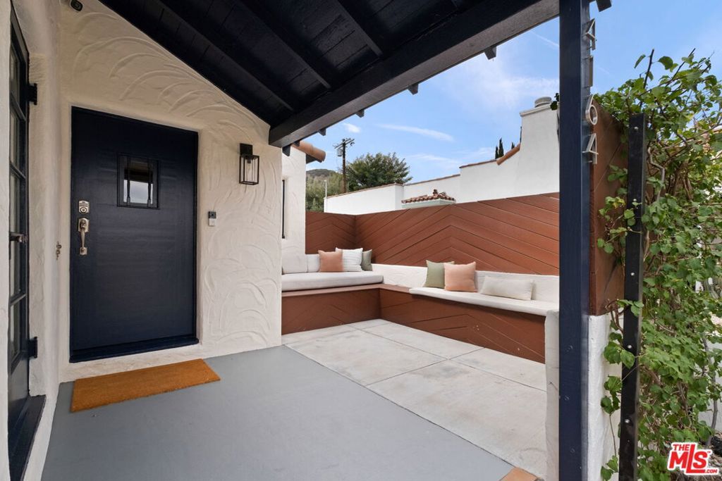 Photo of 4164 Edenhurst Avenue, Los Angeles, CA 90039 (MLS # 25591227)