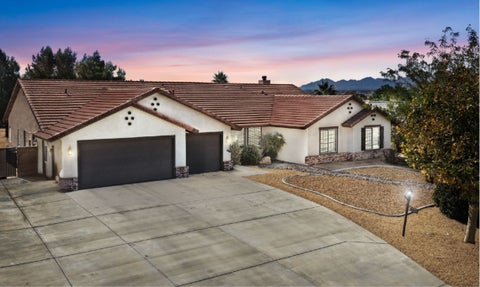 Photo of 19649 Powhatan RD, Apple Valley, CA 92308 (MLS # HD26225983)