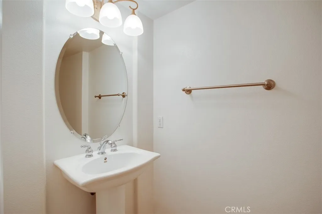 Upland, California 91784, United States, 5 Bedrooms Bedrooms, ,5 BathroomsBathrooms,Residential,Active,234534