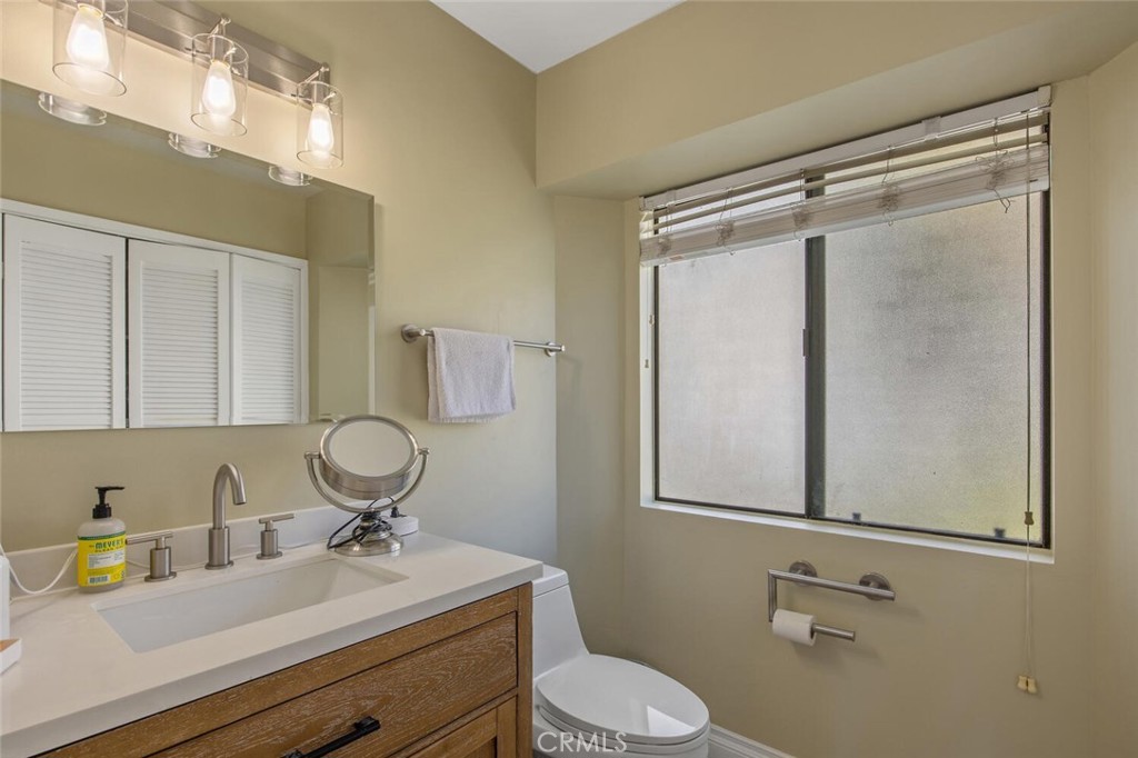 Westlake Bay (728) - Residential Lease