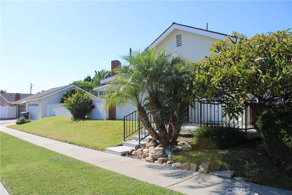 15856 Lawnhill Drive