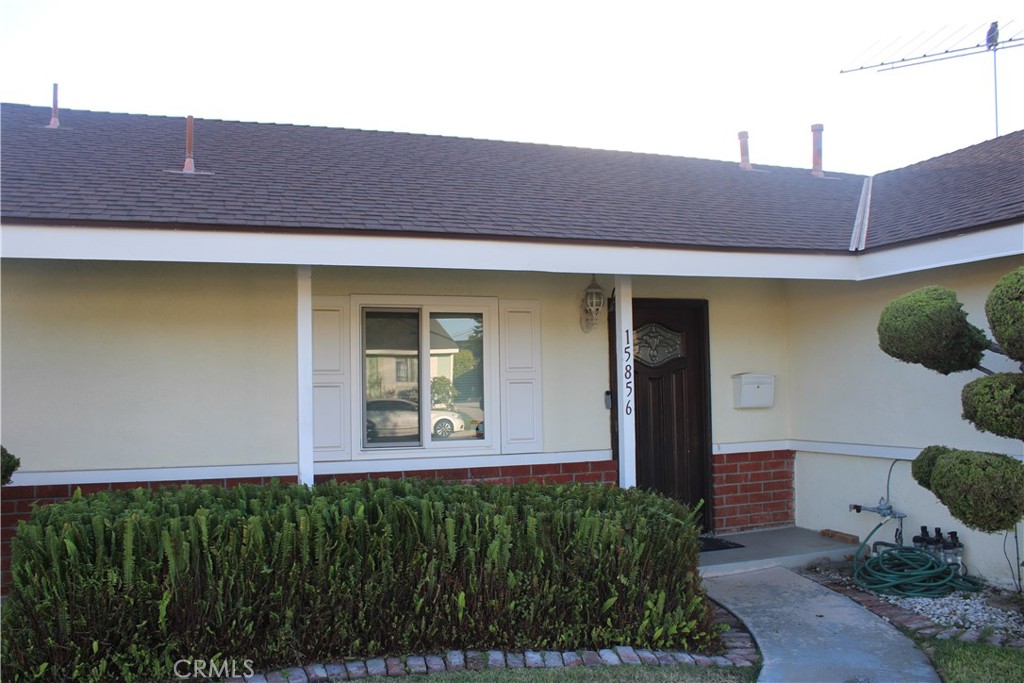 15856 Lawnhill Drive