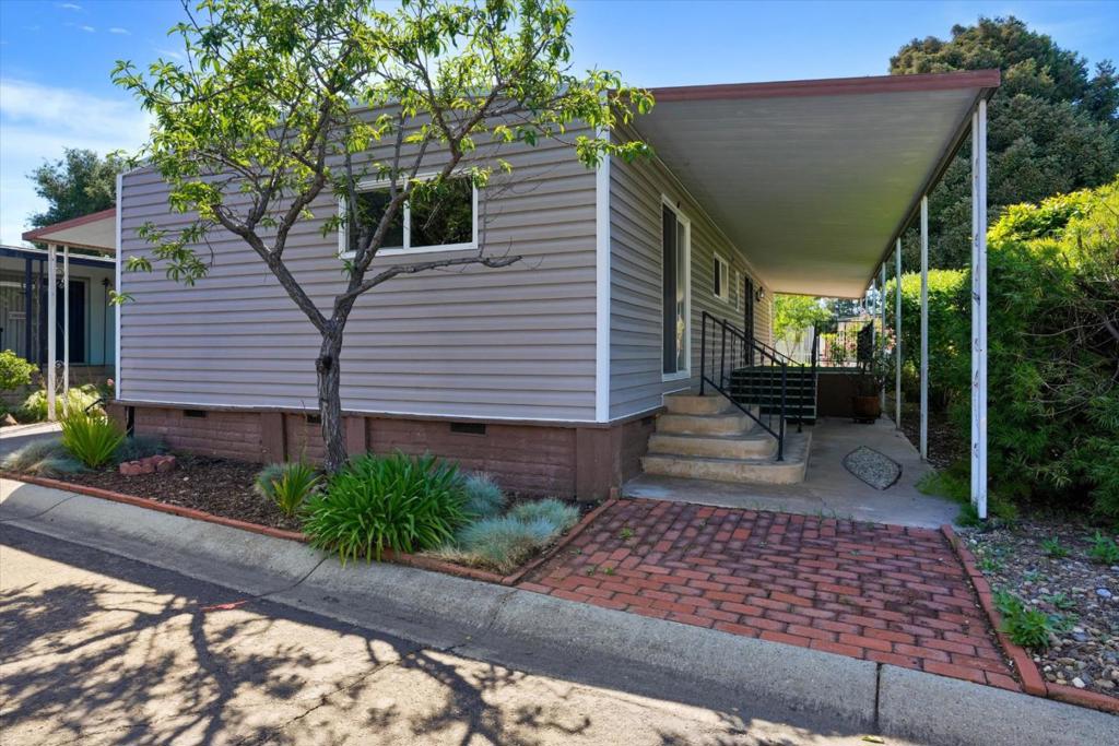 68 Palomar Real