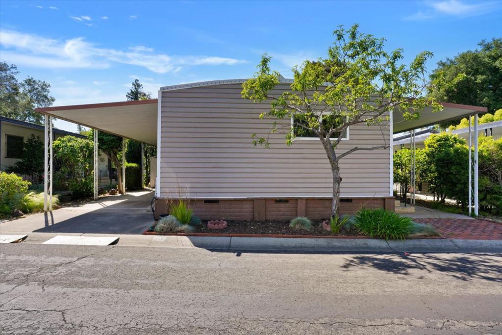 68 Palomar Real
