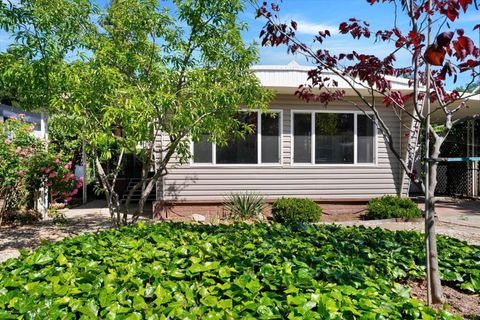 Photo of 68 Palomar Real, Campbell, CA 95008 (MLS # ML82045406)