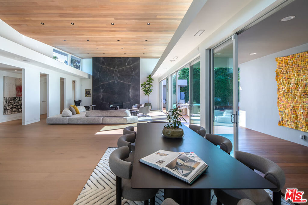 1003 N BEVERLY Drive
