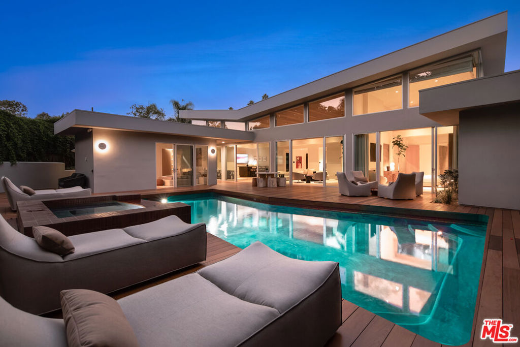 1003 N BEVERLY Drive