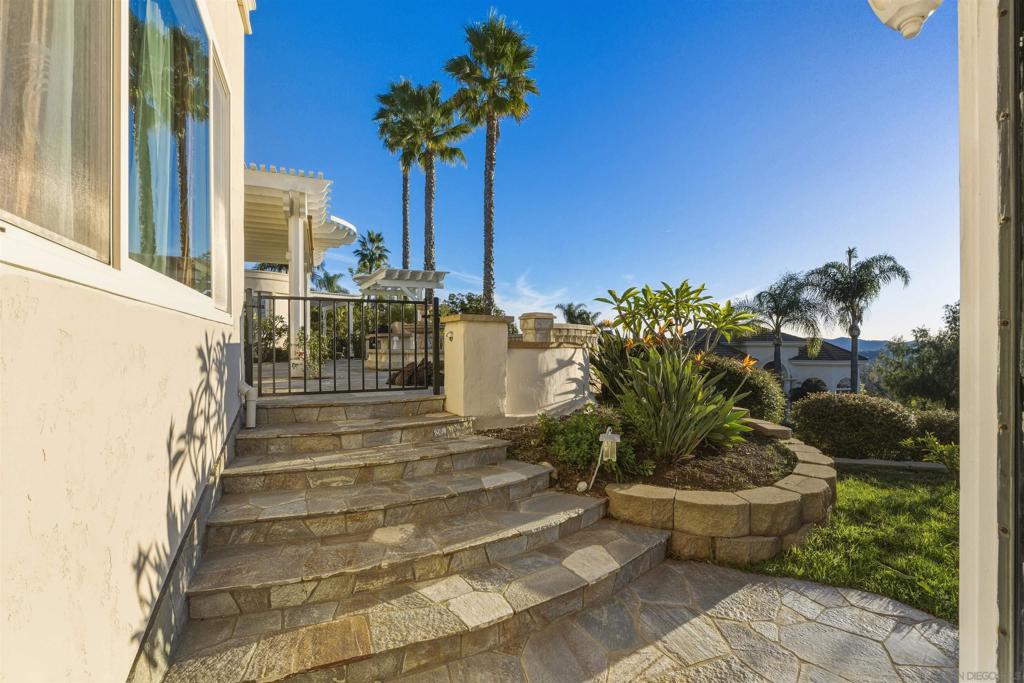 2464 Canyon Creek Rd