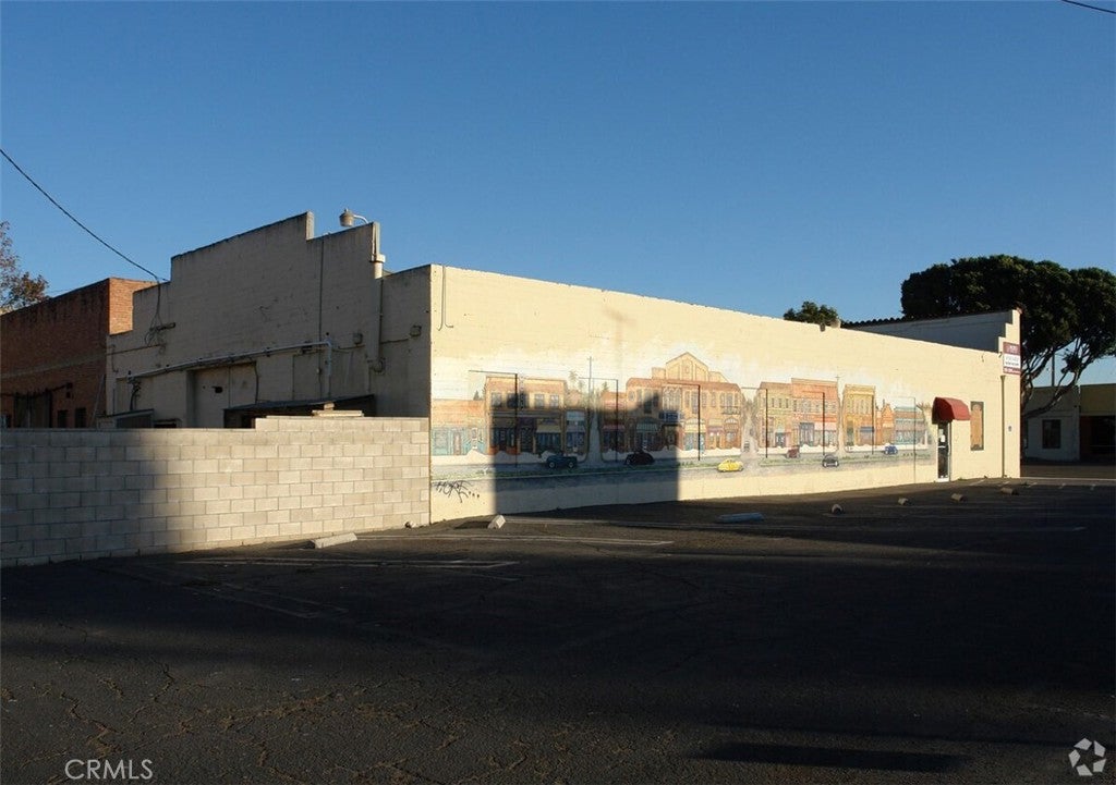 115 W Chapel Street