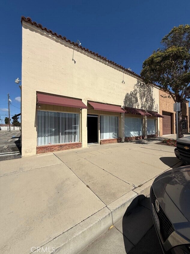 115 W Chapel Street