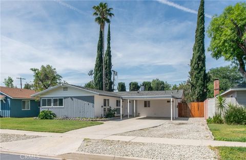 Photo of 7429 Kentland Ave, West Hills, CA 91307 (MLS # SR26069626)