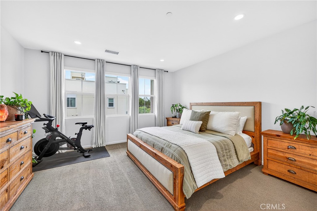 641 S Motif Street