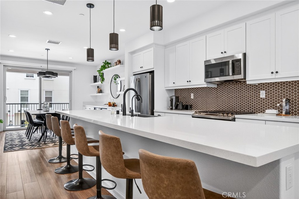 641 S Motif Street