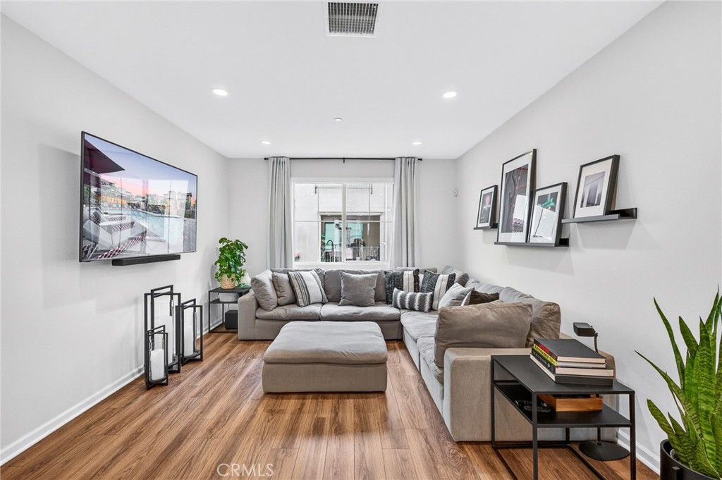 641 S Motif Street