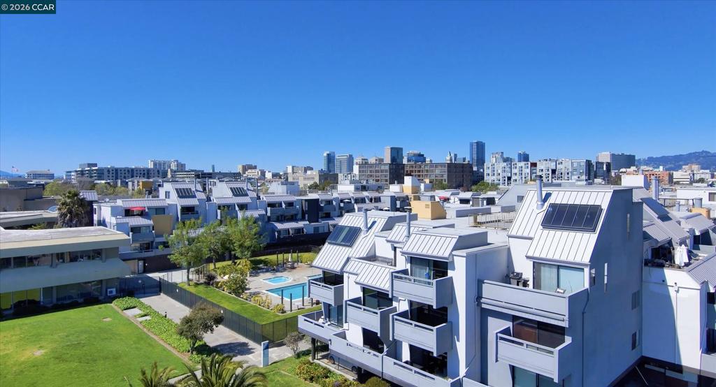 1 W Embarcadero 354