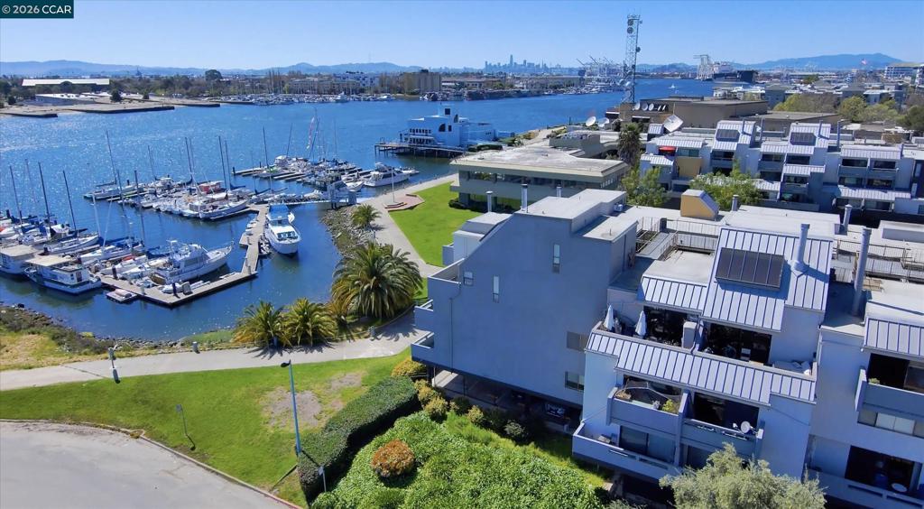 1 W Embarcadero 354