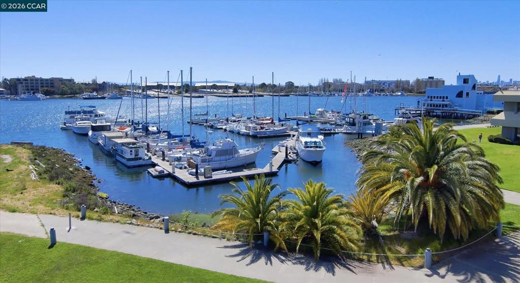 1 W Embarcadero 354