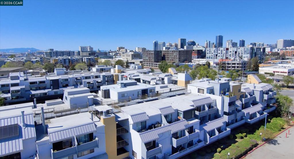 1 W Embarcadero 354
