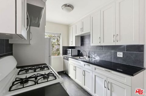 Photo of 1475 S Wooster Street #3, Los Angeles, CA 90035 (MLS # 26666175)
