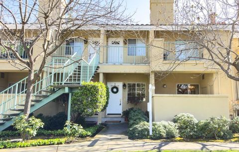 Photo of 105 Sunnyhills Court, Milpitas, CA 95035 (MLS # ML82039411)