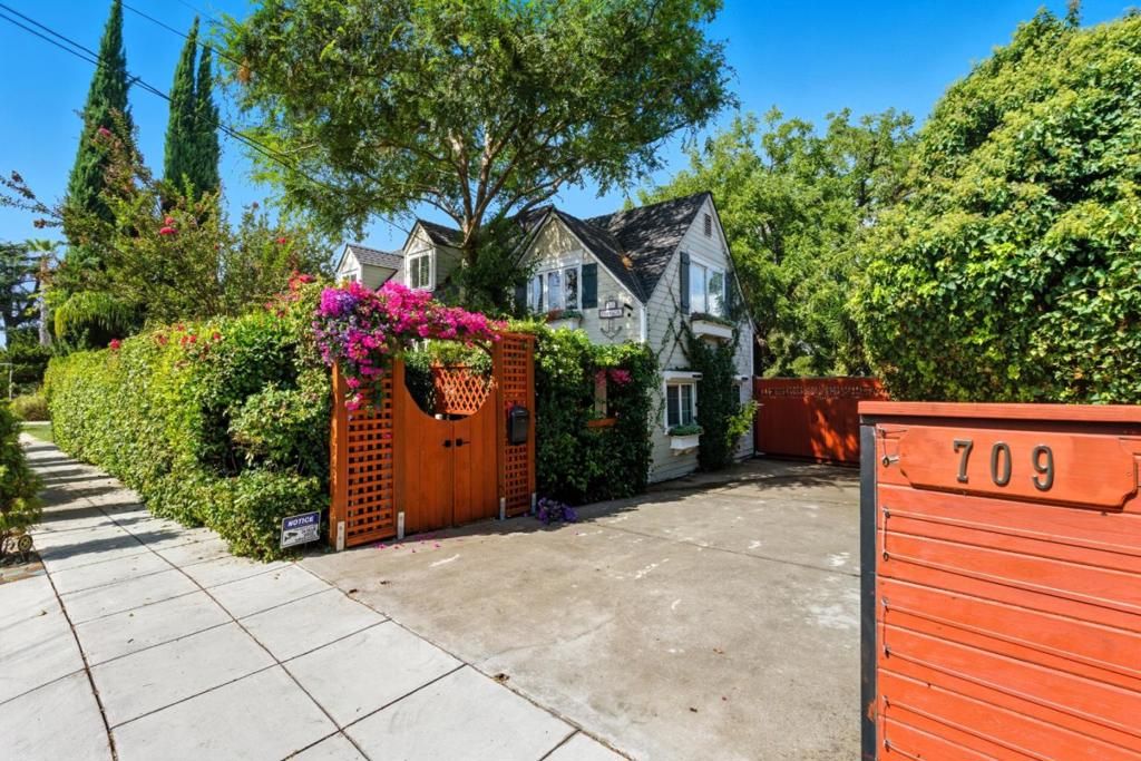 Photo of 709 Minnesota Avenue, San Jose, CA 95125 (MLS # ML82023699)