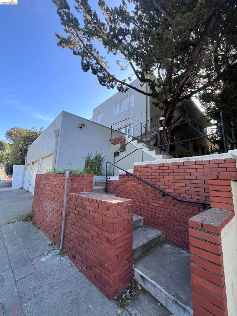 3562 Seminary Avenue