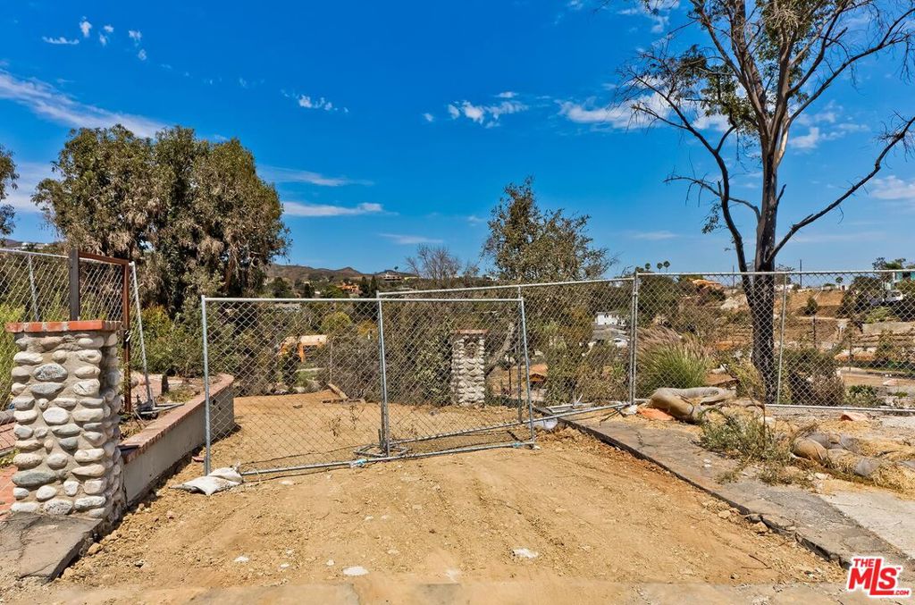 16503 Las Casas Place