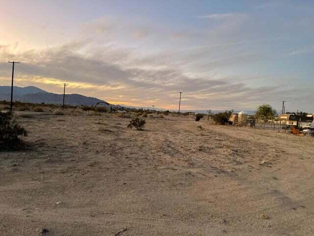 Welcome to a nice peacefully, and growing city of Salton City where a large and affordable residential vacant lot awaits for you to built your dream home, a Manufactured Home, or park your RV. This piece of land features water, sewer, and electricity on the street to get started. Great location, near High School, Elementary school, surrounded other homes, and those lake and mountain views with beautiful sunsets. Salton City offers services as gas station, shopping market, postoffice, restaurants cafes, street Swap Meet on weekends, Red Casino.