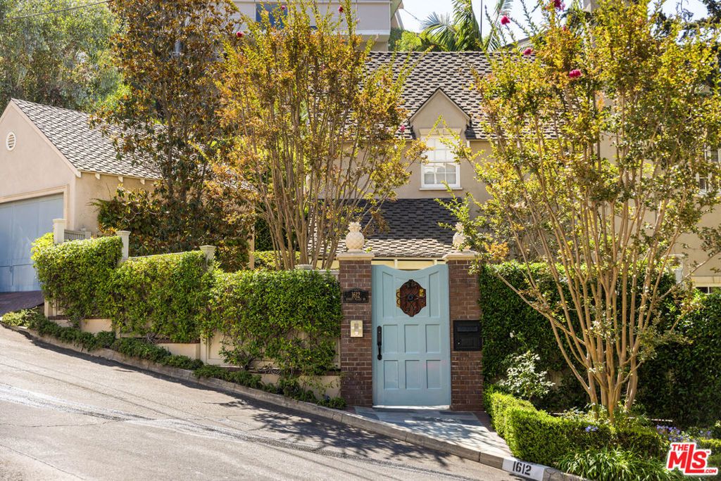 Photo of 1612 Sunset Plaza Drive, Los Angeles, CA 90069 (MLS # 25577527)