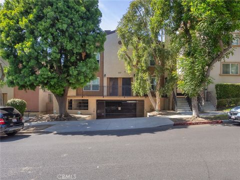 Photo of 557 E San Jose Avenue #7, Burbank, CA 91501 (MLS # BB26085082)