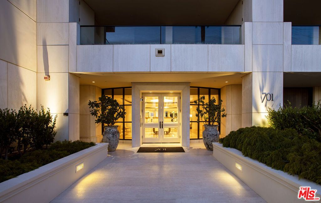 Photo of 701 Ocean Avenue #111, Santa Monica, CA 90402 (MLS # 26660533)
