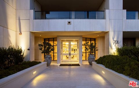 Photo of 701 Ocean Avenue #111, Santa Monica, CA 90402 (MLS # 26660533)