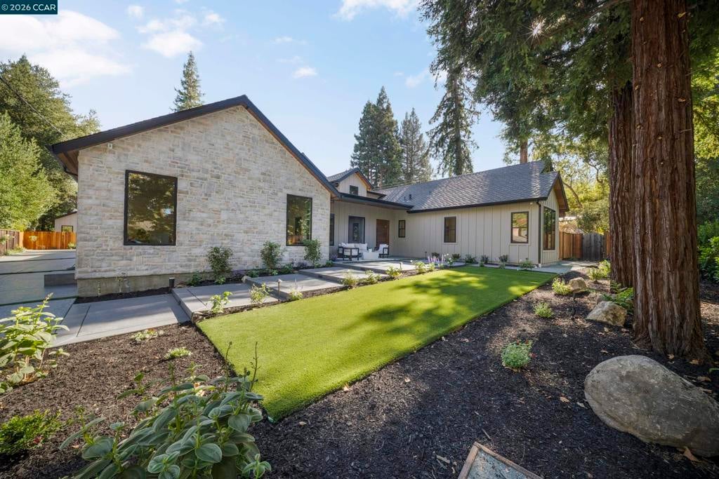 132 Leona Ct